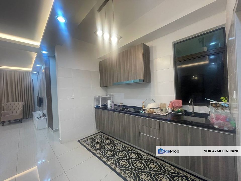 SELAYANG Fully Furnished End Lot V-Residensi 5 Service Apartment for Sale, Selangor, Selayang
