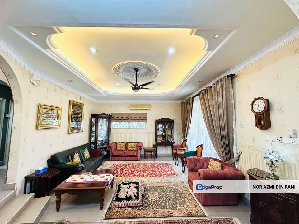 SHAH ALAM Seksyen 11 Beautifully Renovated & Partly Furnished Double Storey Bungalow , Selangor, Shah Alam