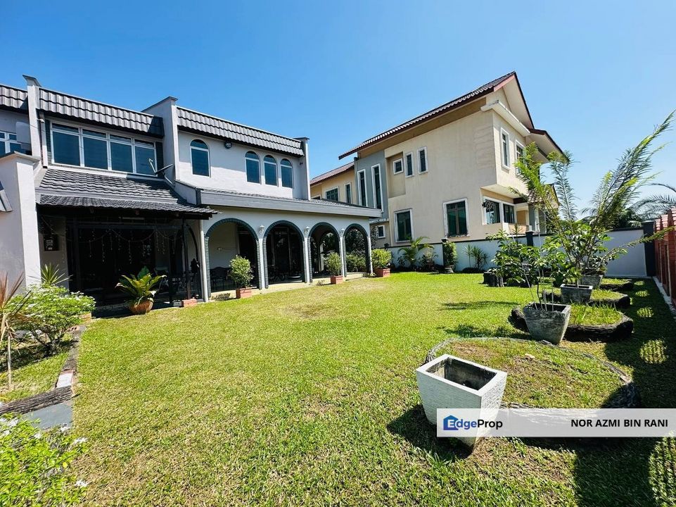 SHAH ALAM Seksyen 11 Beautifully Renovated & Partly Furnished Double Storey Bungalow , Selangor, Shah Alam