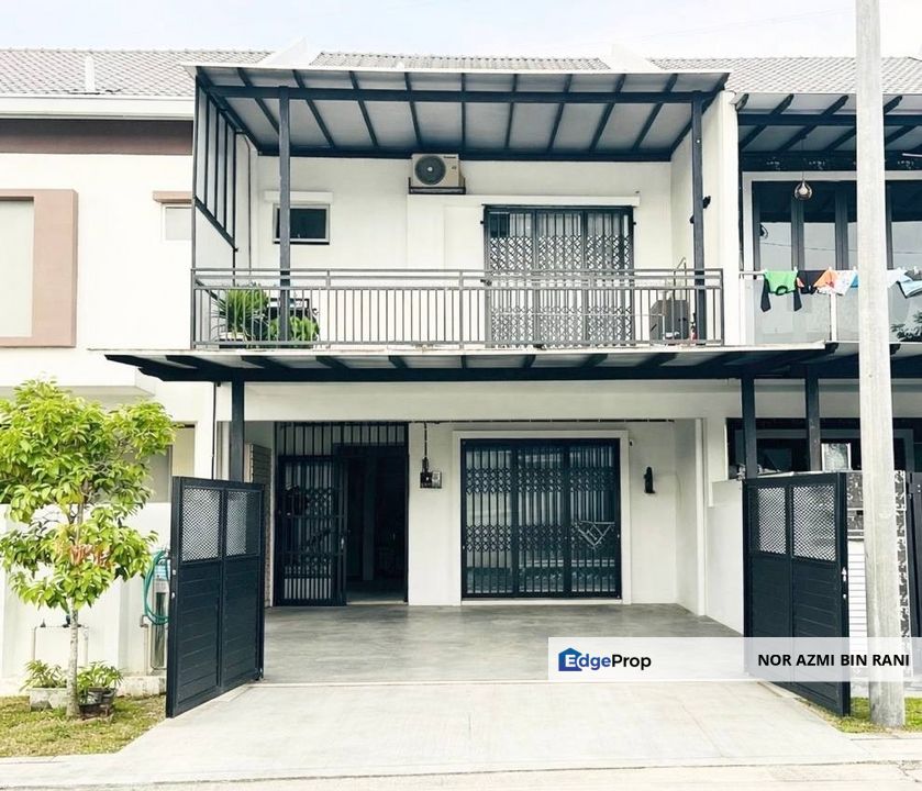 SEPANG Bandar Baru Salak Tinggi Greenwoods Perdana @ Salak Perdana Renovated, Partially Furnished & Freehold Double Storey Terrace for Sale , Selangor, Dengkil