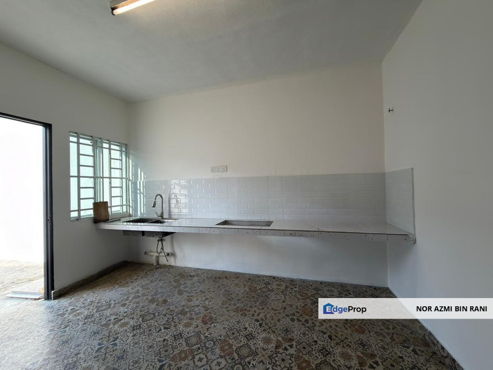 SHAH ALAM Seksyen 4 Newly Renovated Double Storey Terrace for Sale , Selangor, Shah Alam