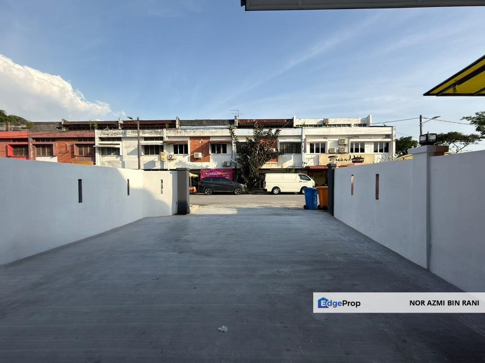 SHAH ALAM Seksyen 4 Newly Renovated Double Storey Terrace for Sale , Selangor, Shah Alam