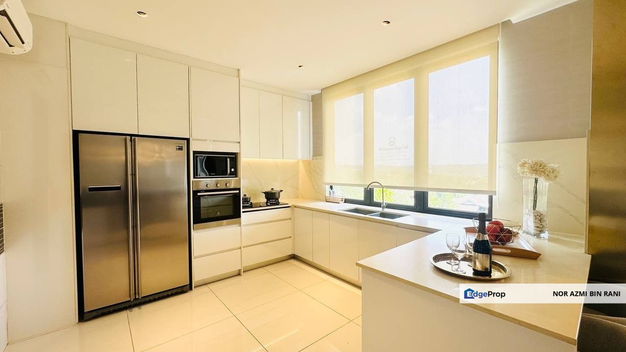 BANGI Bandar Seri Putra Exclusive FREEHOLD & FULLY FURNISHED Brand New 2½ Storey Bungalow Sebayu Hill Villas , Selangor, Kajang