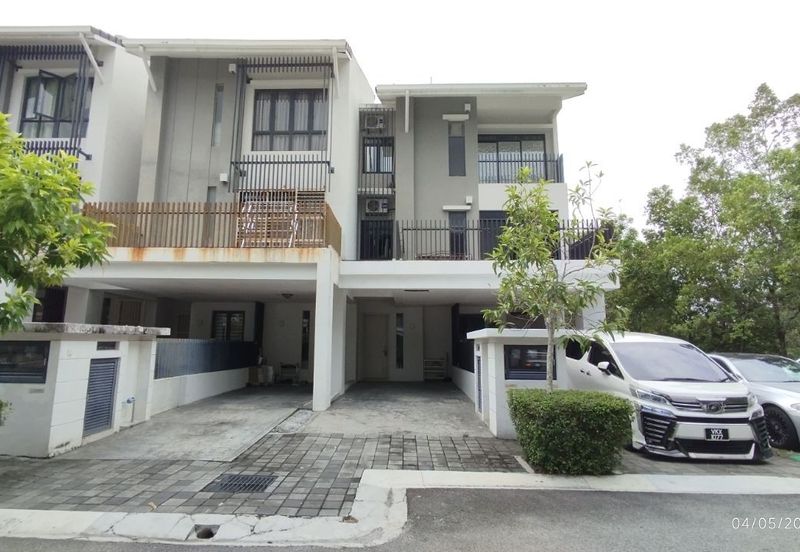 Crescent Park Townvilla