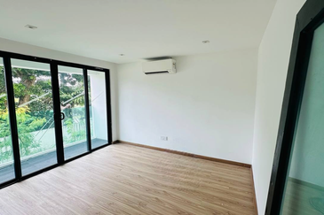 The Villa @ Serai Saujana / Villa Serai Saujana