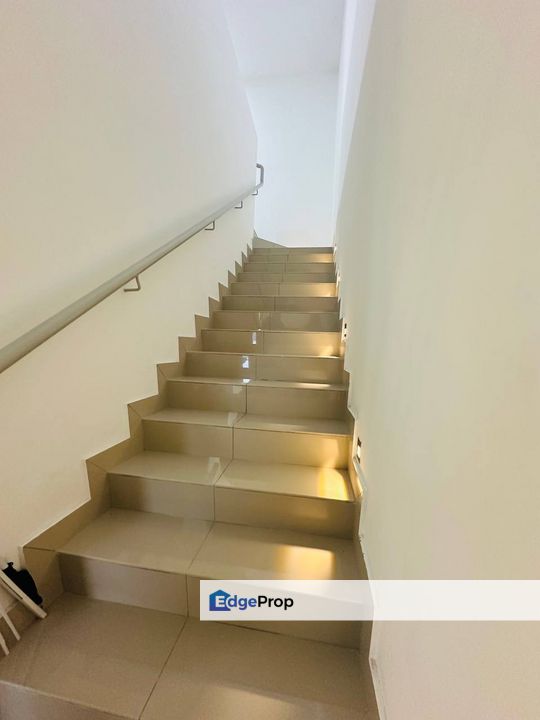 DENGKIL Freehold Platinum Residence Upper Unit Townhouse for Sale, Selangor, Dengkil
