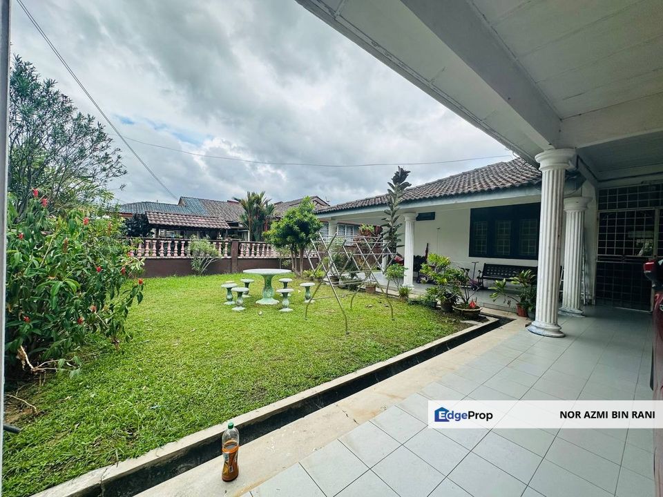 SEPANG Bandar Baru Salak Tinggi Taman Selasih Single Storey Semi Detached House for Sale , Selangor, Sepang