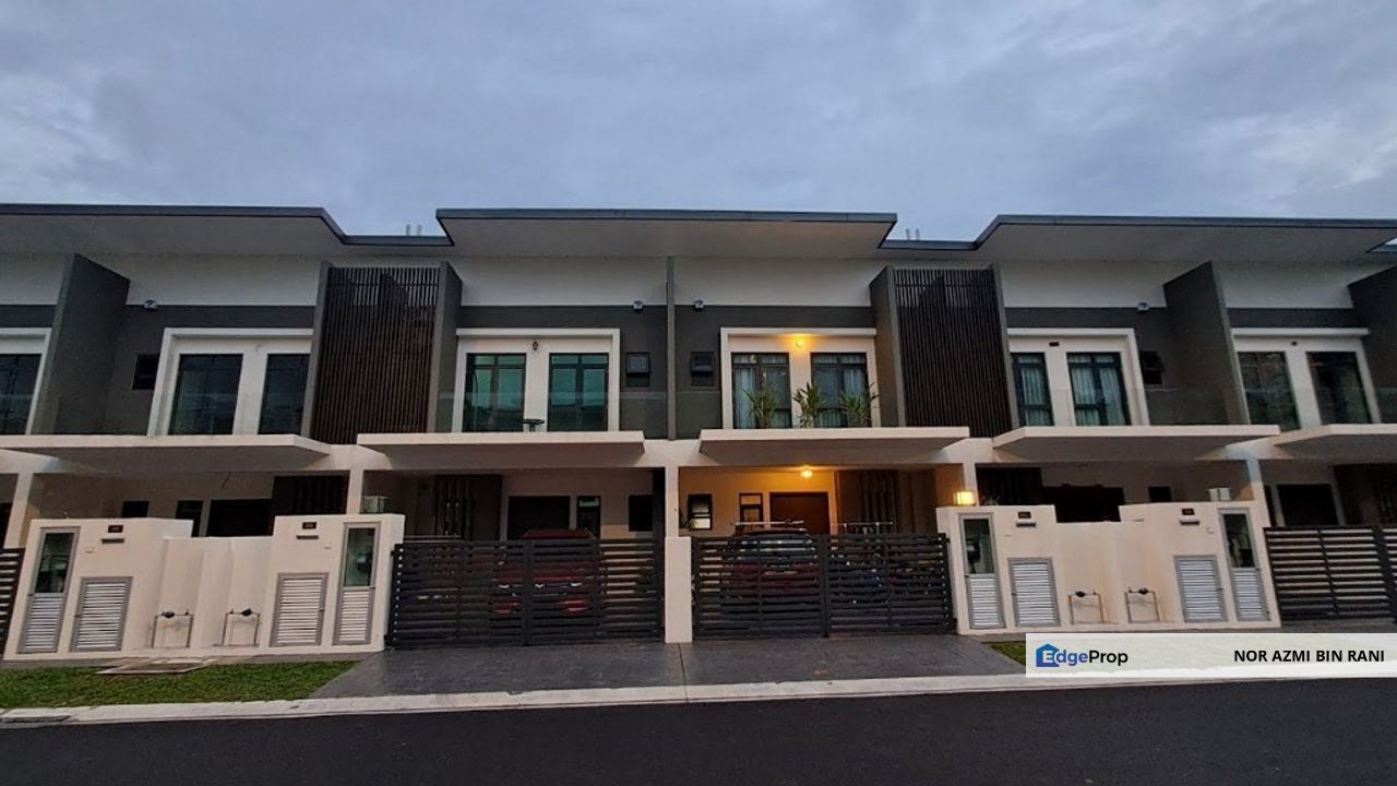 SEMENYIH Taman Semenyih Idaman Fully Renovated Freehold Double Storey Superlink House for Sale , Selangor, Semenyih