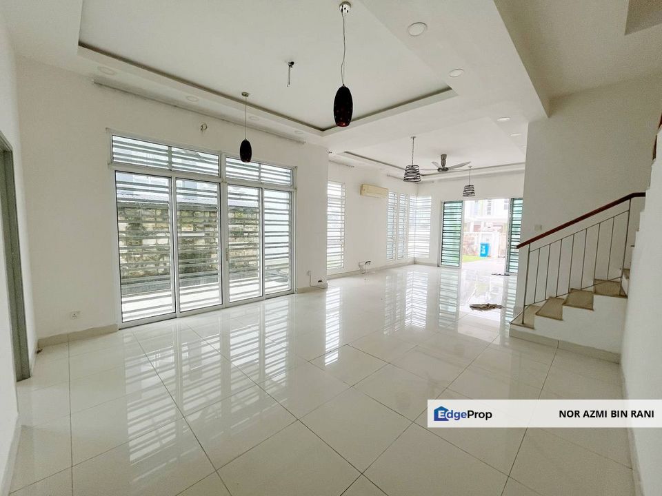 SHAH ALAM U10 RENOVATED GREENHILL RESIDENCE DOUBLE STOREY SEMI DETACHED FOR SALE, Selangor, Shah Alam