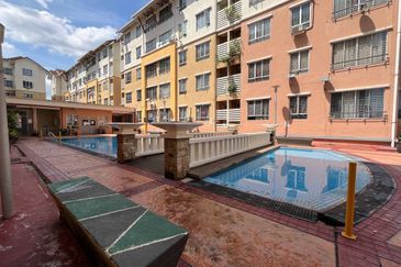 Laman Suria e-Resort Apartment