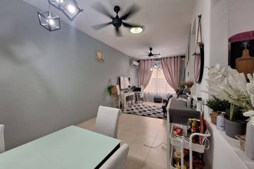 Laman Suria e-Resort Apartment