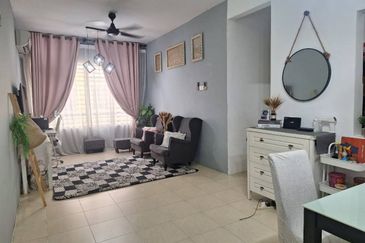 Laman Suria e-Resort Apartment