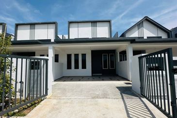 J1 Residence @ Jenderam