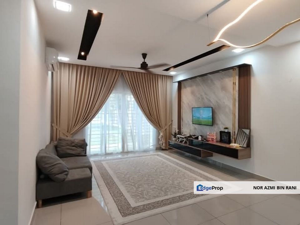DENGKIL 1½ Storey Freehold Platinum Residence Lower Unit Townhouse for Sale, Selangor, Dengkil