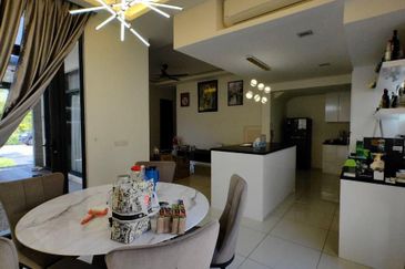 Avira Medini Iskandar