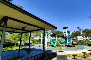 Avira Medini Iskandar