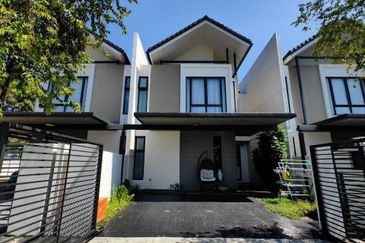 Avira Medini Iskandar