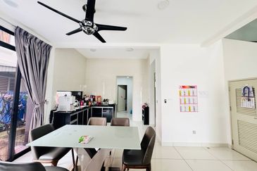 The Canal Garden South, Horizon Hills