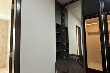 The Hills Residences, Senibong Cove