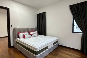 The Hills Residences, Senibong Cove