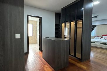 The Hills Residences, Senibong Cove