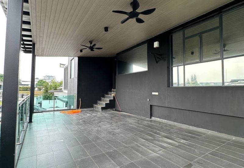 The Hills Residences, Senibong Cove