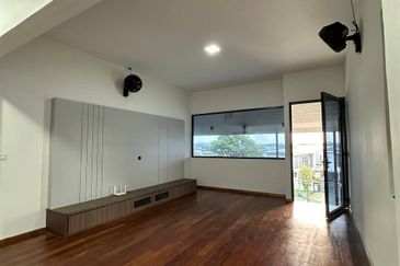 The Hills Residences, Senibong Cove