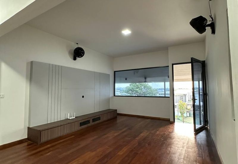 The Hills Residences, Senibong Cove