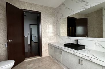 The Hills Residences, Senibong Cove