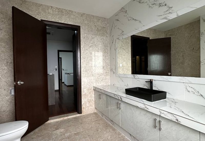 The Hills Residences, Senibong Cove