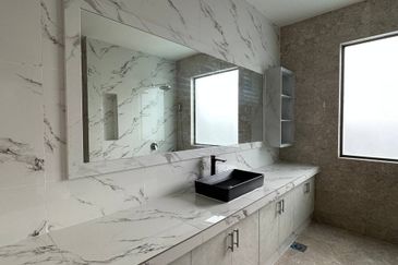 The Hills Residences, Senibong Cove