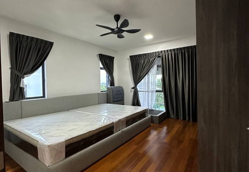 The Hills Residences, Senibong Cove