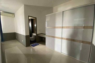 D\'Pristine @ Medini