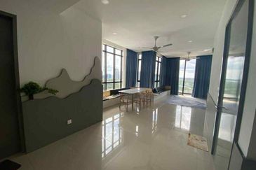 D\'Pristine @ Medini