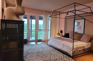 Emerald Bay @ Puteri harbour