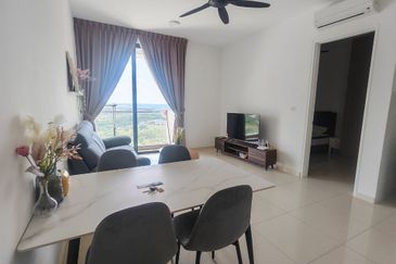 The M @ Medini Macrolink