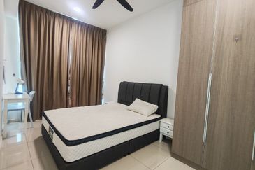 The M @ Medini Macrolink