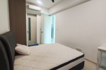 The M @ Medini Macrolink