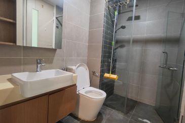 The M @ Medini Macrolink