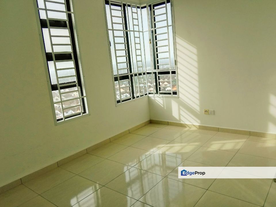 Sky Breeze, Johor, Johor Bahru