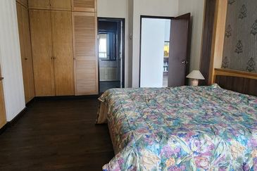 Spring & Summer Villa