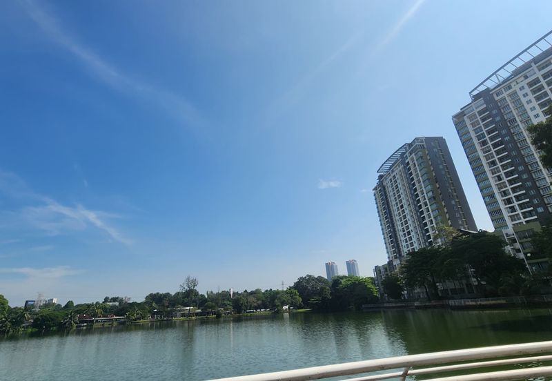 Spring & Summer Villa