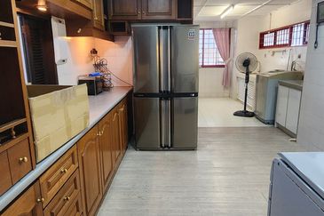 Spring & Summer Villa