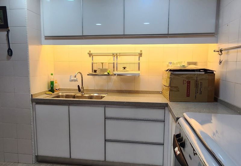 Spring & Summer Villa