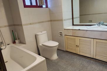 Spring & Summer Villa