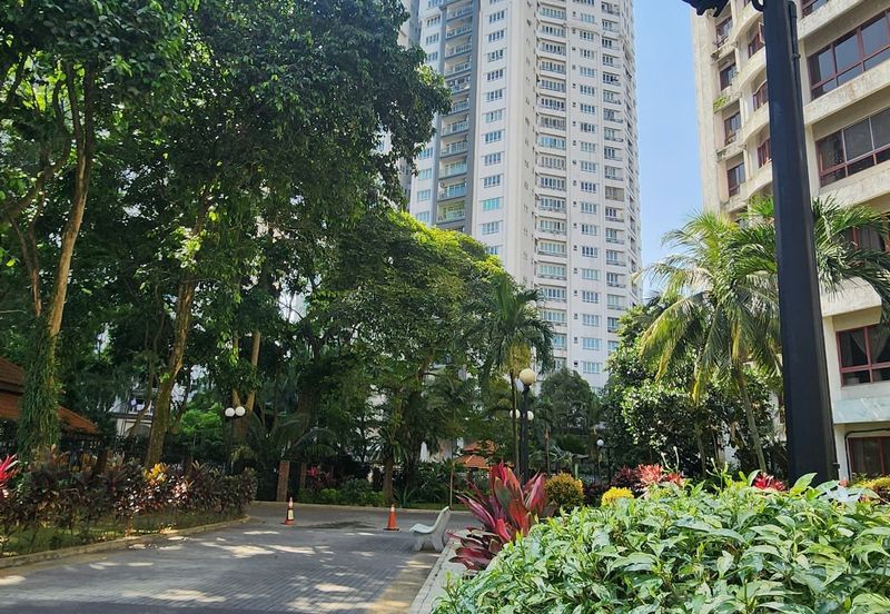 Spring & Summer Villa