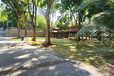 Spring & Summer Villa