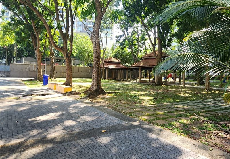 Spring & Summer Villa