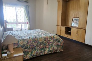 Spring & Summer Villa