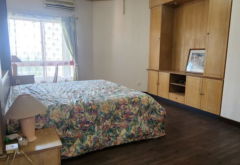 Spring & Summer Villa